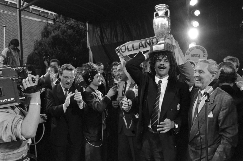 Ruud Gullit titula